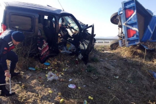 Alucra Li Aile Amasya Da Kaza Yapti 1 Olu Camoluk Haber