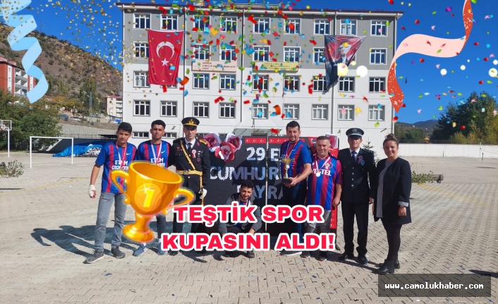 Teştik Spor Kupasını Teslim Aldı!