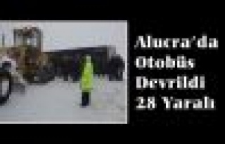 Alucra'da Otobüs Devrildi 28 Yaralı