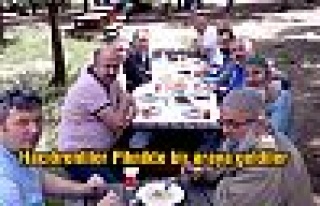 Hacıörenliler Ümraniye'de piknikte buluştular.